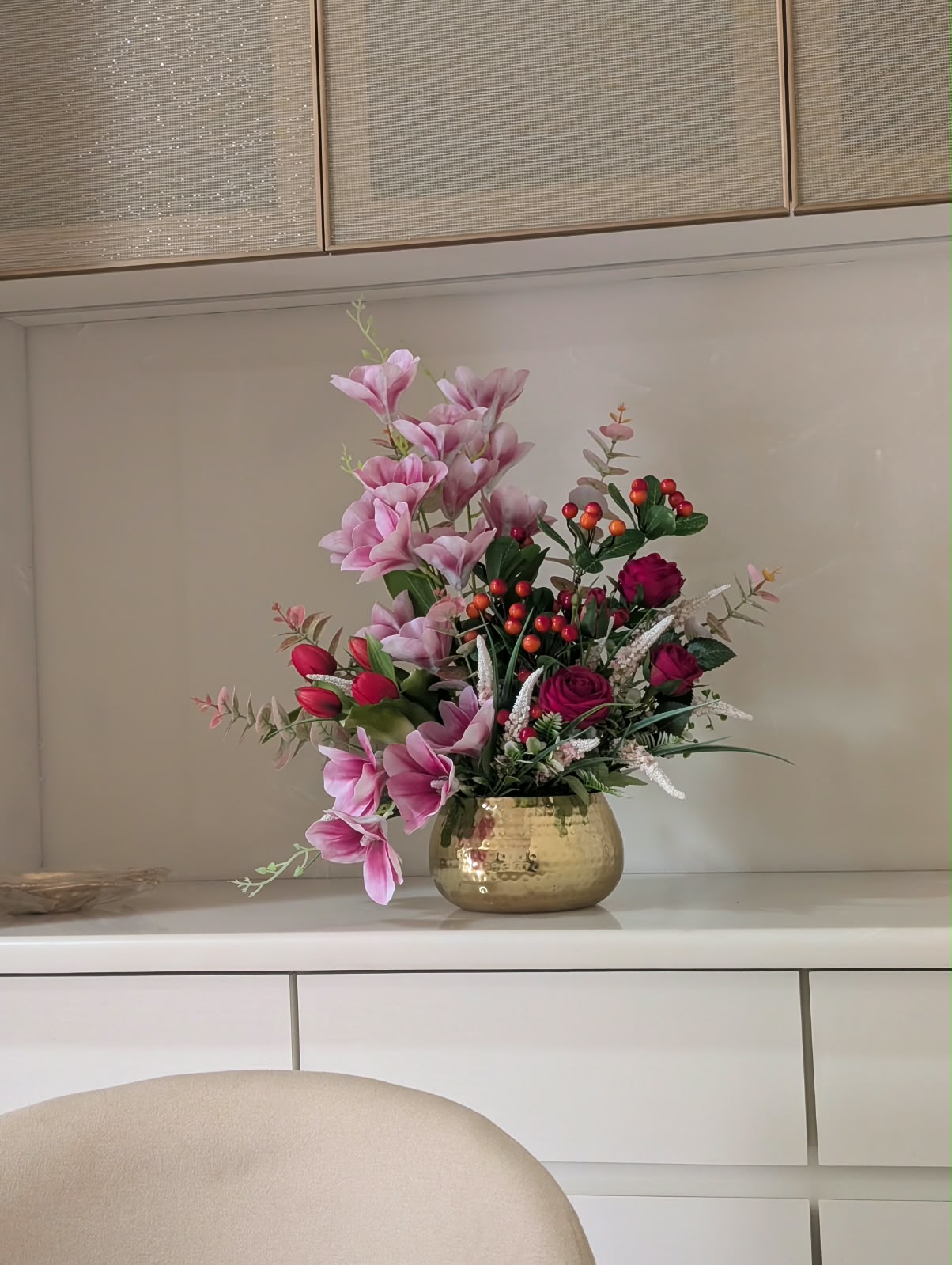Magnolia Blush – Gilded Floral Arrangement
